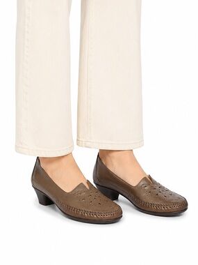 Size 8.5M SAS Relaxed Women’s Brown Leather Comfort Loafers Made in USA